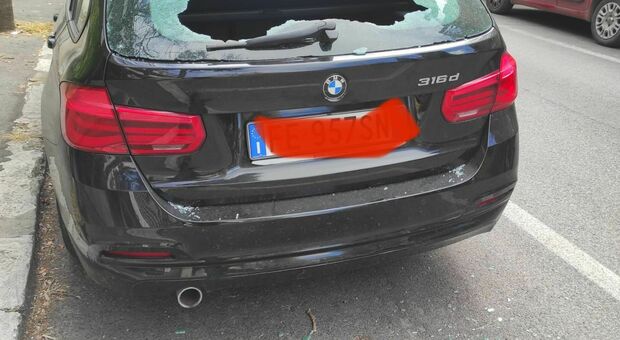 Saccheggi e auto vandalizzate: ora a Portuense è emergenza