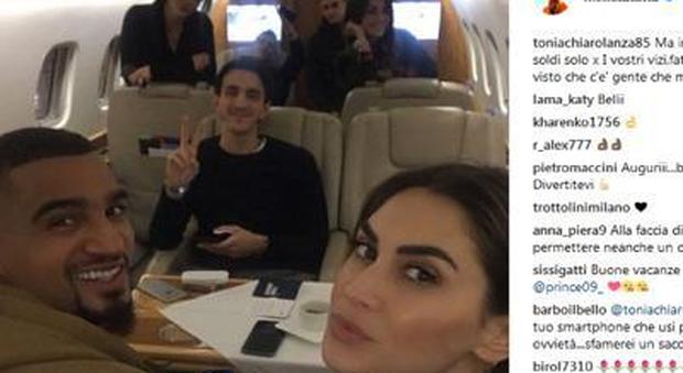 Vacanza in jet privato per Melissa Satta, Boateng e altri amici: sui social scoppia la polemica