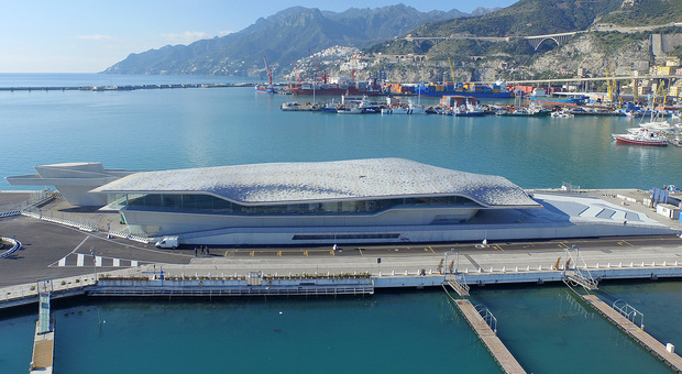 Stazione marittima di Zaha Hadid, un piano in affitto a 3.500 euro