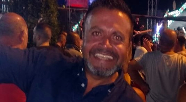 Roberto ucciso da un malore a 49 anni: addio all'imprenditore grande tifoso rossoblù