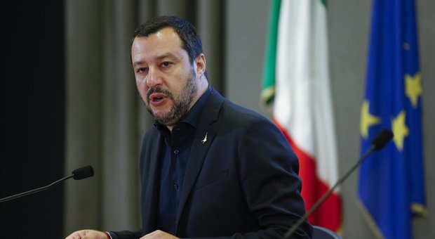Siri, da Salvini stoccata al M5S: «La Raggi è indagata da anni e resta al suo posto»