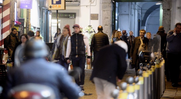 Movida a Napoli, blitz contro sosta selvaggia e parcheggiatori abusivi: elevati più di mille verbali