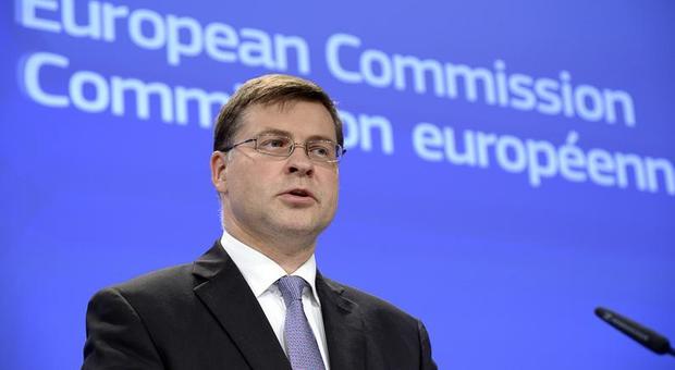 Dombrovskis sulla Ue: «Settimo anno di crescita, ma sta rallentando: occorrono riforme»