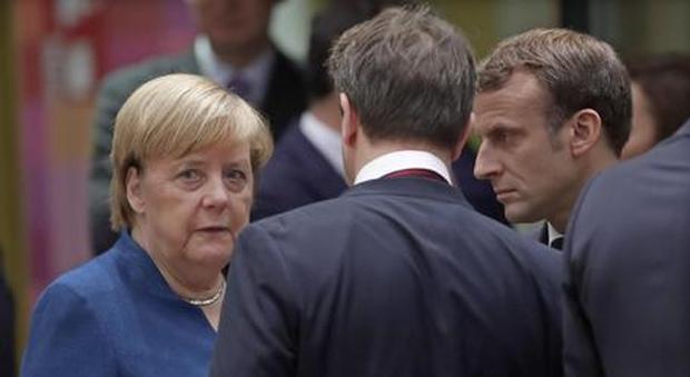 Macron e Merkel scrivono alla Ue: «Prepariamoci alla seconda ondata della pandemia»