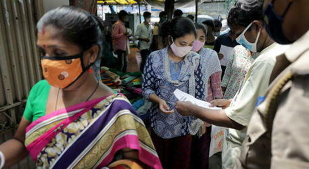 Vaccini, in India va a rilento la produzione di Covaxin: azienda lontana dall'obiettivo delle 100 milioni di dosi al mese