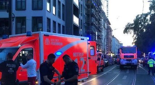 Berlino, auto contro la folla sul marciapiede: 4 morti, anche un bambino e la nonna