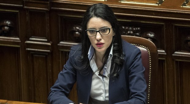 Azzolina, la ministra dell'Istruzione divide i social tra critiche e apprezzamenti. Sabina Guzzanti: «Mi imita»