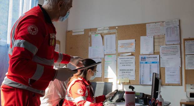 Nel quartier generale della croce rossa reatina a gestire l'emergenza (foto Riccardo Fabi)