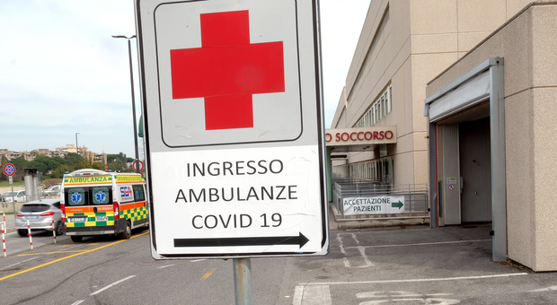 Coronavirus, nel Lazio un decesso e 20 nuovi positivi. L'allarme: «Tanti contagi tra i più giovani»