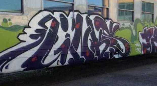 Graffiti sui treni: nei guai due writers ritenuti responsabili di 12 episodi