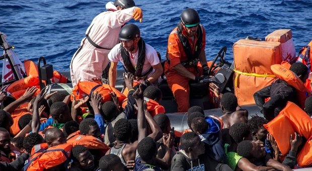 Migranti, Ue apre all'Italia: «Triton può essere rafforzata»