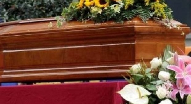 Napoli, domani i funerali del 18enne morto di meningite