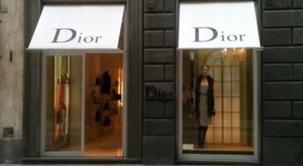 Firenze, maxi-furto da Dior: 100mila euro tra borse e orologi
