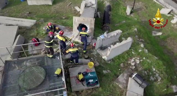 Crolla residenza per anziani, 10 persone sepolte: l'esercitazione dei Vigili del fuoco