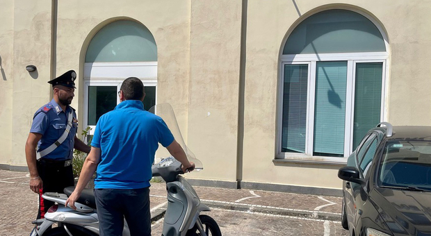 Due ragazzini rubano uno scooter bloccati a Castellammare di Stabia