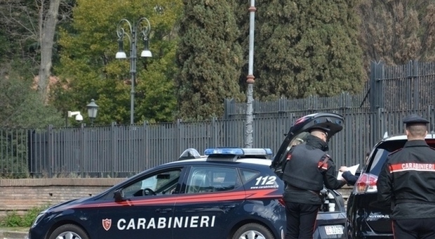 Da Caserta a Roma con 16 chili di marijuana nell'auto: arrestato