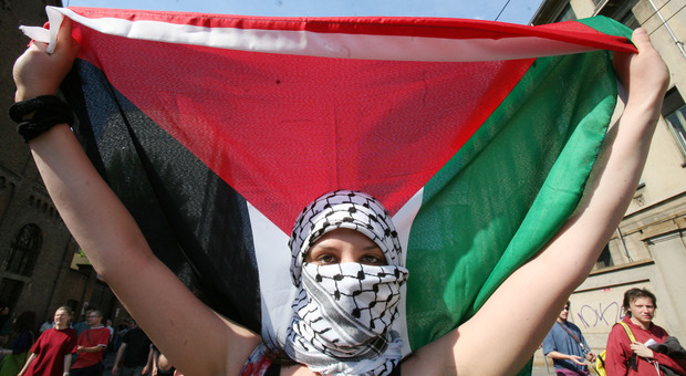 La Questura di Trento vieta la manifestazione pro Palestina nel Giorno della Memoria, gli attivisti confermano l'appuntamento
