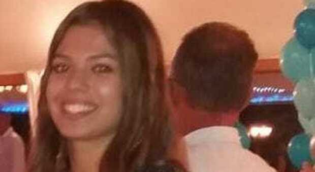 Elena, scomparsa a 17 anni: ancora nessuna traccia. La mamma: «La mia vita si è fermata»