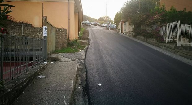 Rullo per asfalto fuori controllo: tragedia sfiorata ad Agropoli