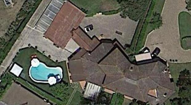 La piscina del comprensorio alla Giustiniana (Foto Google maps)