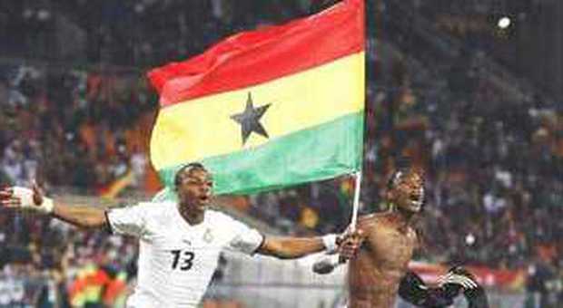 Ayew (sinistra) e Pantsil festeggiano la qualificazione del Ghana