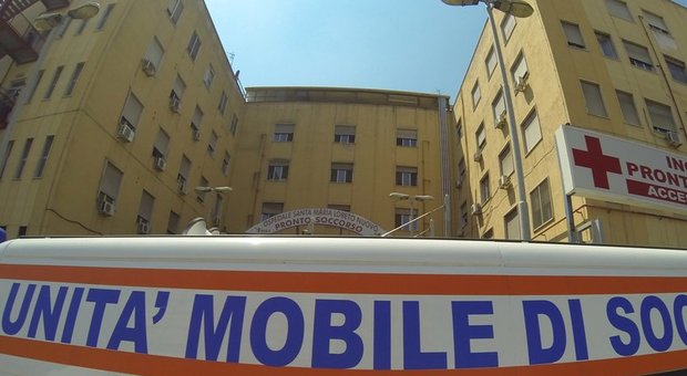 Spari a Napoli, tre giovani feriti: grave pregiudicato del clan Sibillo
