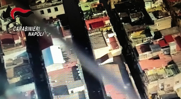 Fiumi di droga al centro di Napoli, scatta il blitz: 22 arresti
