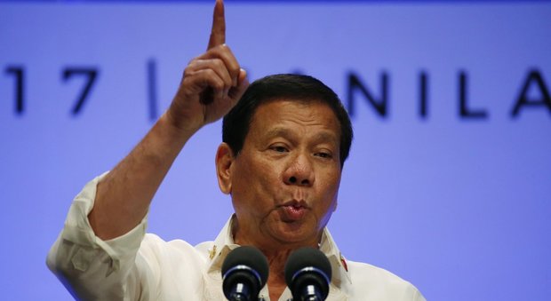 Filippine, Duterte da Putin per acquistare armi contro terrorismo e traffico di droga