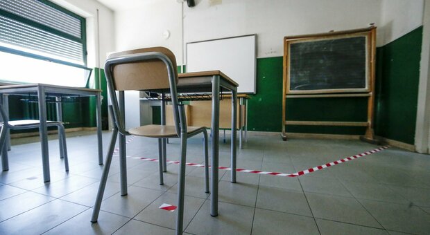 Scuola, la corsa per riaprire: a Lecce 279 bimbi senza aule. Turni di lezione anche nel pomeriggio