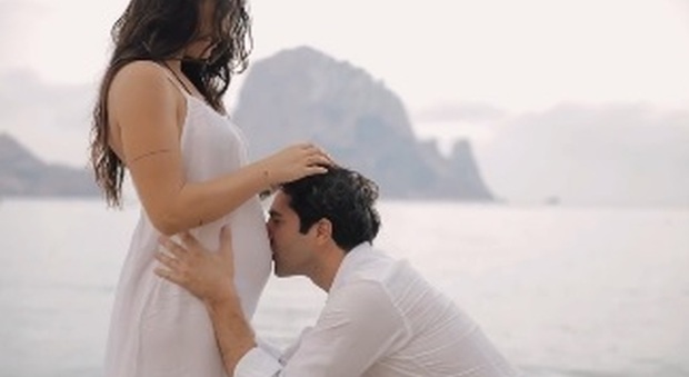 Uomini e donne, Ludovica Valli incinta. L'annuncio su Instagram: «Ti aspettiamo anima mia»