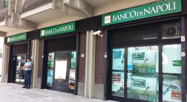 Fusione Banconapoli, l'ira di de Magistris: «Investire, non allontanarsi da Napoli»