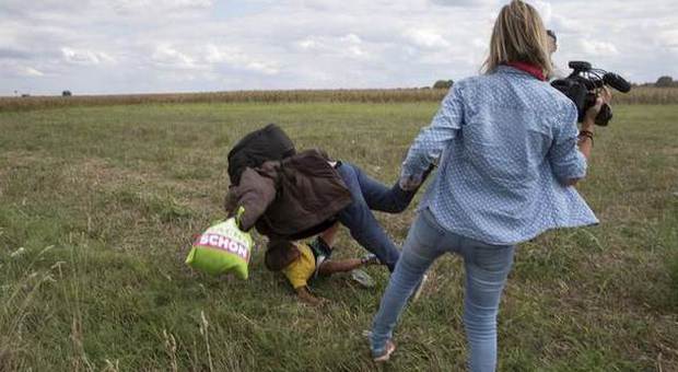 Il migrante sgambettato dalla cronista ungherese farà l’allenatore in Spagna