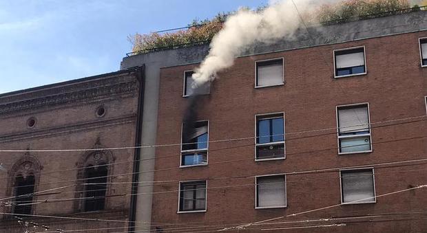 Incendio a Bologna: la moglie di Vasco Rossi tra le persone evacuate