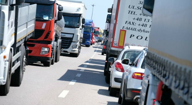 La Romea è la statale più pericolosa d'Italia con indici di mortalità altissimi: traffico leggero e pesante. Scatta l'operazione sicurezza
