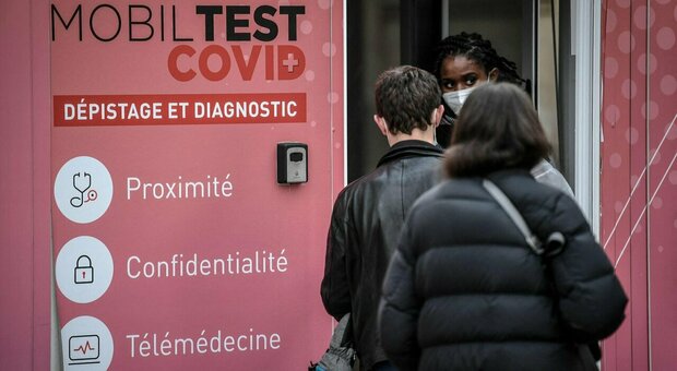Francia, oltre 180.000 casi in un giorno. Danimarca il Paese con il più alto tasso di infezione al mondo