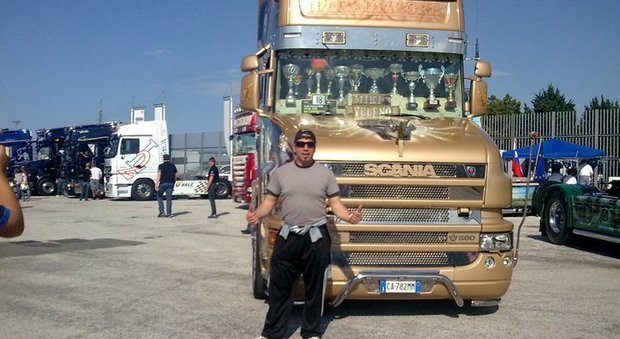 Leone Gaetano con il camion
