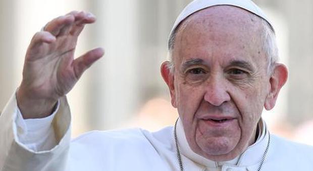 Papa Francesco, niente incontro con i parroci: «Lieve indisposizione»