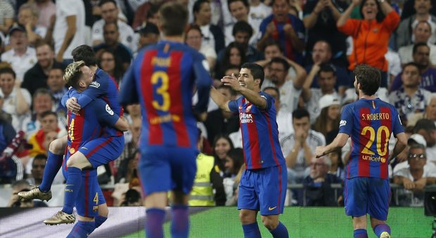 Un super Messi manda ko il Real. Al Bernabeu il Barça vince 3-2 al 92'