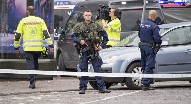 Finlandia, italiana ferita dai terroristi: la Procura di Roma apre un'inchiesta