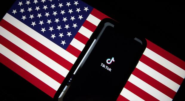 Gli Usa vietano TikTok, aut aut di Biden ai cinesi: 9 mesi per cedere l’app