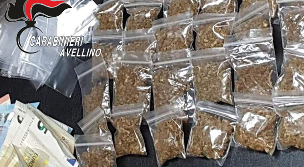 Due chili di hashish e marijuana sequestrati nel Napoletano
