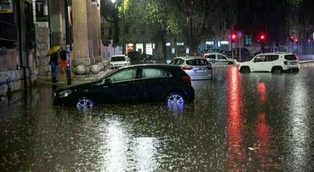 Maltempo nel Lazio, allerta gialla della Protezione civile: oggi temporali sparsi a Roma e nel resto della regione