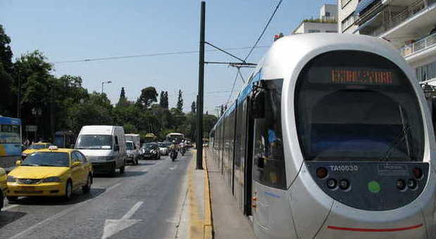 Grecia, i mezzi pubblici gratis ai pendolari sono costati 10 milioni. E ora arriva la beffa