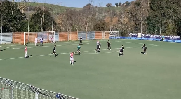 L’esultanza sul gol di Ciro Mocerino (1-1)