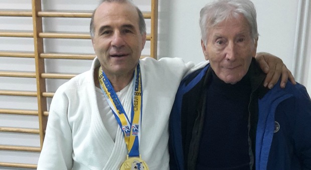 Elio Paparello, con la medaglia mondiale, e il Maestro Renato Argano della 'Samurai Latina'