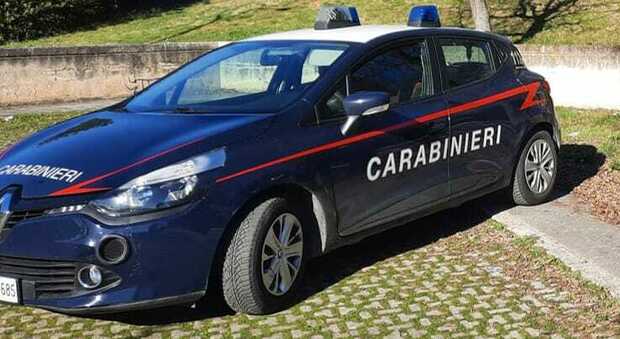 Corsa da brividi in contromano: i carabinieri chiudono la superstrada ma non trovano il folle