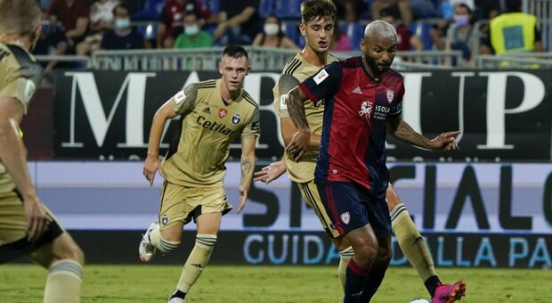 Joao Pedro guida l'attacco del Cagliari contro il Napoli