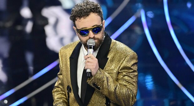 “Onda alta”, testo e significato della canzone di Dargen D'Amico a Sanremo 2024