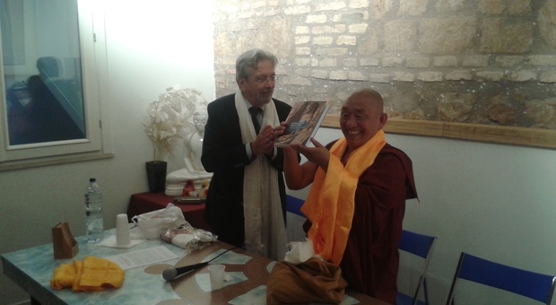 Ghesce Dorji Wangchuk e Giorgio Raspa, Presidente dell Unione Buddhista Italiana
