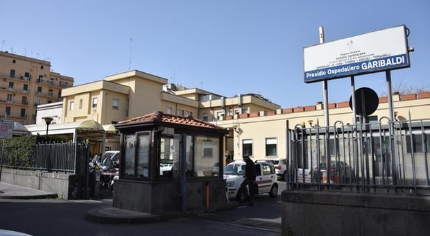 Catania, mamma di 26 anni uccide figlio di 3 mesi: lo ha scagliato a terra
